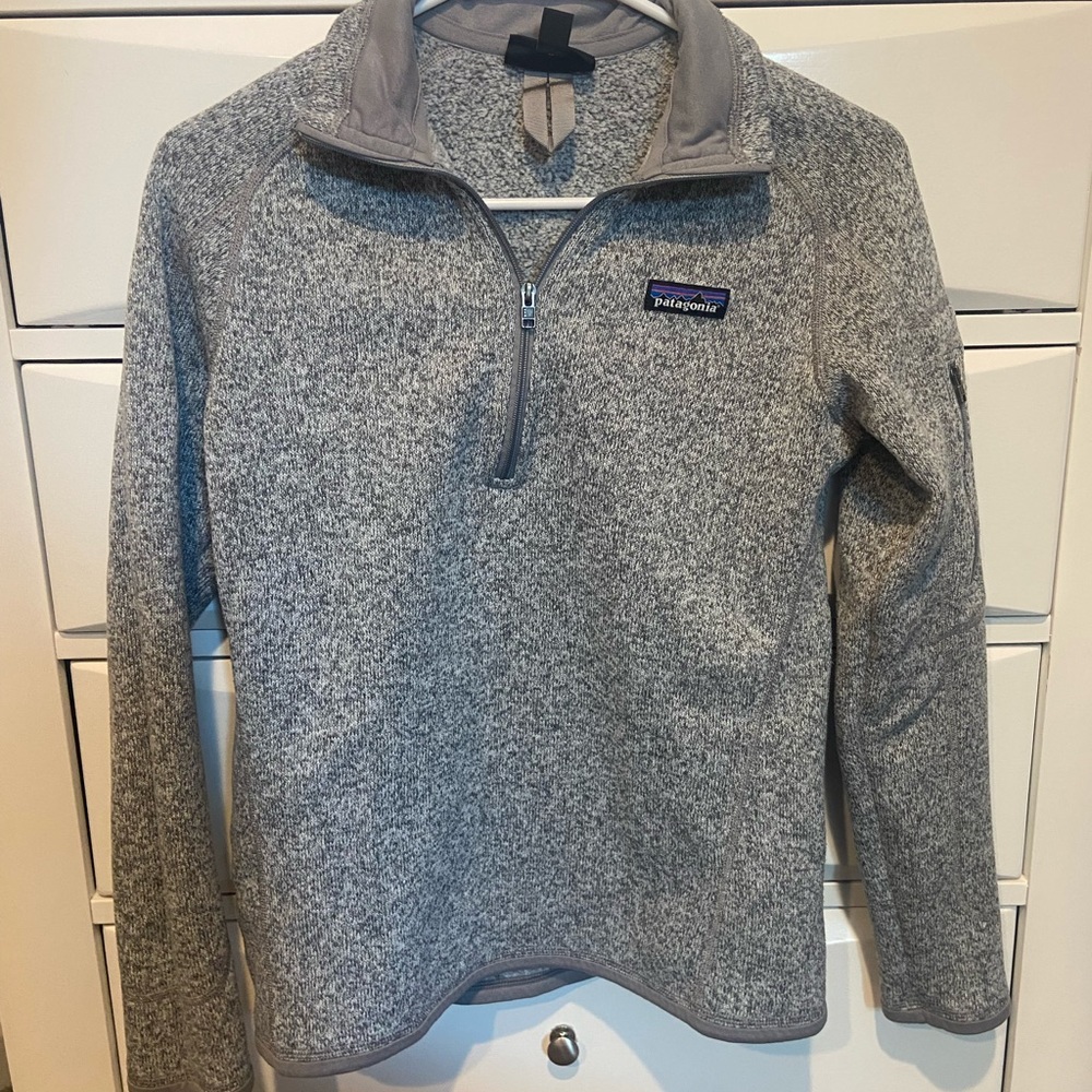Grey patagonia quarter zip